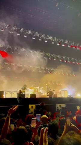 System Of A Down tocando Pictures na Wake Up Tour #stealthisalbum #soad #systemofadown #wakeup #wakeuptour #pictures