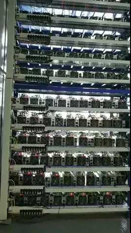 This money printing factory can get more than one hundred thousand dollars a day. So Bitcoin mining is an unparalleled business.#miningbitcoin #Makingmoney 