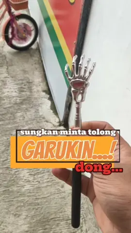 Gatal di punggung tapi nggak bisa dijangkau? Tenang, sekarang ada Back Scratcher andalan yang siap bantu kamu garuk dengan nyaman! Praktis, ringan, dan bisa dibawa ke mana saja. Wajib punya di rumah, kantor, atau bahkan saat traveling! Pesan sekarang, biar nggak galau karena gatal yang tak tergapai #PenggarukPunggung  #BackScratcher  #SolusiGatal  #GatalTeratasi  #AlatPraktis  #WajibPunya  #GadgetRumah  #AntiGatalClub  #GarukNyaman  #HidupLebihMudah 