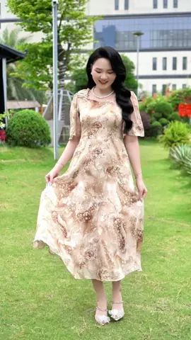 T476 Các chị đã có đầm voan mới của Ladyshop để đi du lịch chưa? #ladyshop #đầmthiếtkế #đầmtrungniên