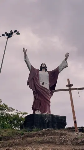 Patung Tuhan Yesus Maulo.o #maumere_manisee #paga #viralvideo #fyp 