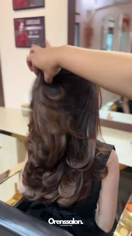 Hair cutting by orenssalon ✨INFO APPOINTMENT 👉 0812 7888 8267 (wa only/no call) #salongdc #salondepok  #haircoloringdepok #hairbalayage #highlightshair #catrambutdepok #fashioncolordepok #salondepok #depok24jam #haircolorcibinong #haircoloringcibinong #hairbalayage #highlightshair #catrambutcibinong #fashioncolorcibinong #saloncibinong #saloncibubur #salonbogor #depok24jam #depokinfo #infodepok #smoothingkeratin #smoothingkeratindepok #smoothingdepok 