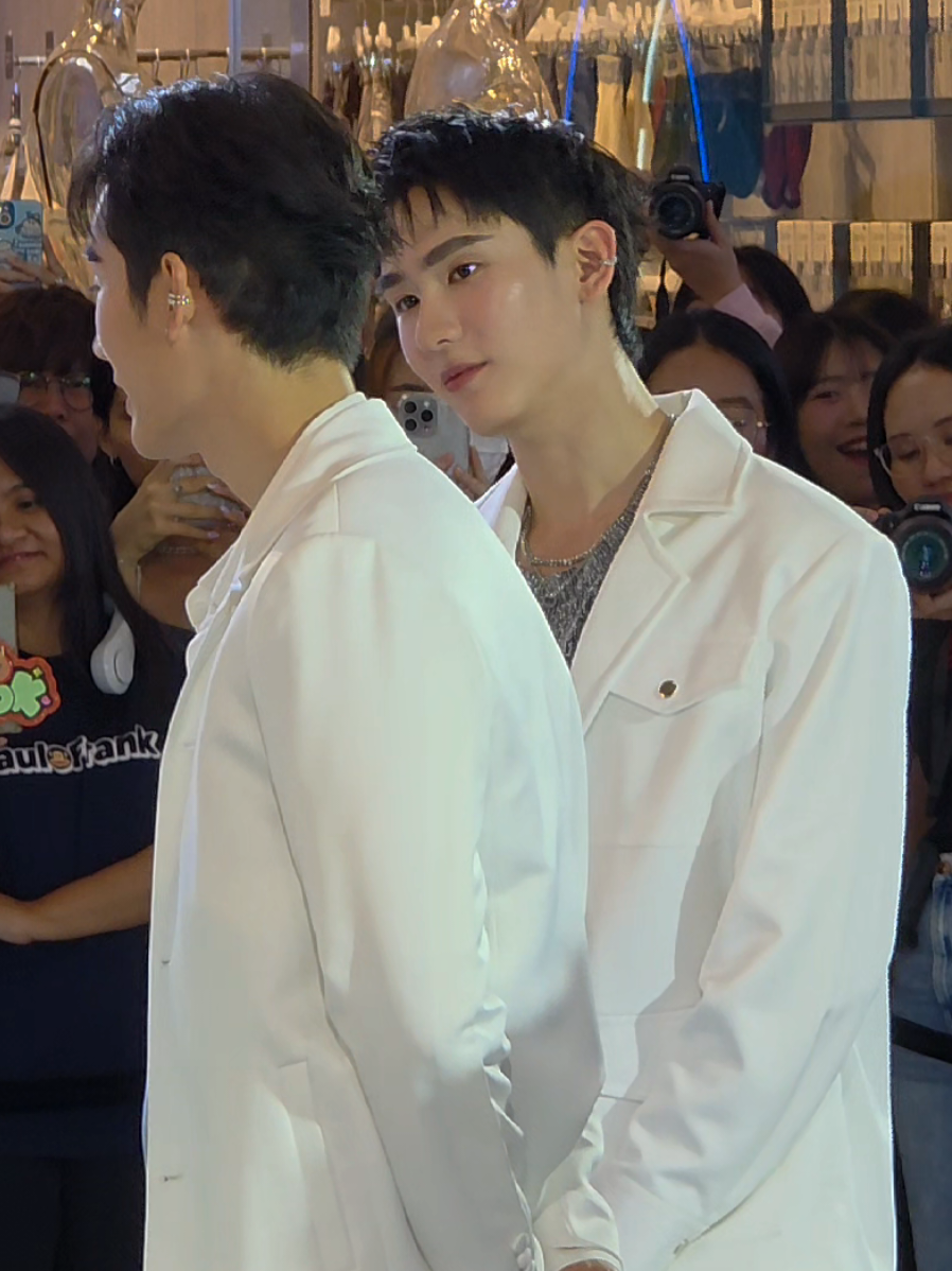 เพื่อนเเบบใด...เฟื่อนเลยแหละ🦊🍅💕 งื้ออออ ปป.บบ.น่าร้ากกกกก🥰 #focerbook #fforce_ #book #ฟอส #กษิบุ๊ค 