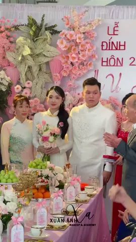 Tình yêu không chỉ hứa hẹn mà còn là sự đồng hành. Đồng hành là lời tỏ tình dài nhất. Đồng hành là món quà tuyệt vời nhất. Đồng hành cũng là bằng chứng rõ ràng nhất của một tình yêu sâu đậm ❤️.  Nhận : Makeup cô dâu - bà sui- chú rể - party - event - yearbook - studio- shooting Makeup đi tỉnh, tận nhà Đào tạo học viên #XuanAnhmakeup #TeamTranThuyAcademy #BiaStudio #makeupevent #Makeupstudio #makeuptiec #makeupkiyeu #MakeupNam #makeupcôdâu #makeupbàsui #makeupdamhoi #makeuptannha #makeupđẹp #makeupconcept #makeupSaiGon #MakeupBienHoa #Daymakeuptiec #Daymakeupcanhan