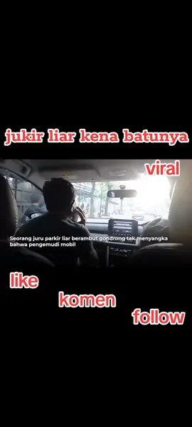 sejumlah preman yang menyamar sebagai juru parkir liar tertangkap basah setelah mematok tarif parkir tidak wajar sebesar 30 ribu rupiah kepada petugas kepolisian yang sedang menyamar, peristiwa ini terjadi di kawasan pusat perbelanjaan Thamrin city, tanah abang, jakarta pusat, pada sore hari, salah satu pelaku sempat memberontak saat akan diamankan.. #parkirliar #juruparkirliar #thamrincity #preman #jakpus #jakartapusat #intelpolri #intel #reskrim #dkijakarta #vidioviral #kabarviral #beritaviral #viralhariini #tranding #fypage #fypシ゚ #zonanews #tvone 