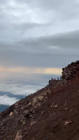 Puncak Slamet dengan segala keindahannya #gunungslamet #3428mdpl 