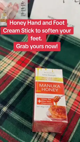 Hydration in every swipe! Your cracked skin deserves this honey treatment. #smoothhands #diybeauty #viral #fyp #goviral 