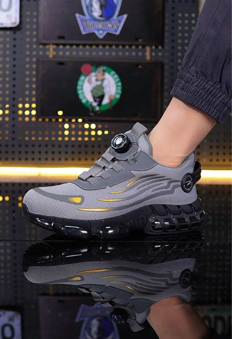 Safety shoes are verysafe.#TikTokShop#spotlightfinds##menshoes#shoesboots#workshoes#safetyshoes1-15