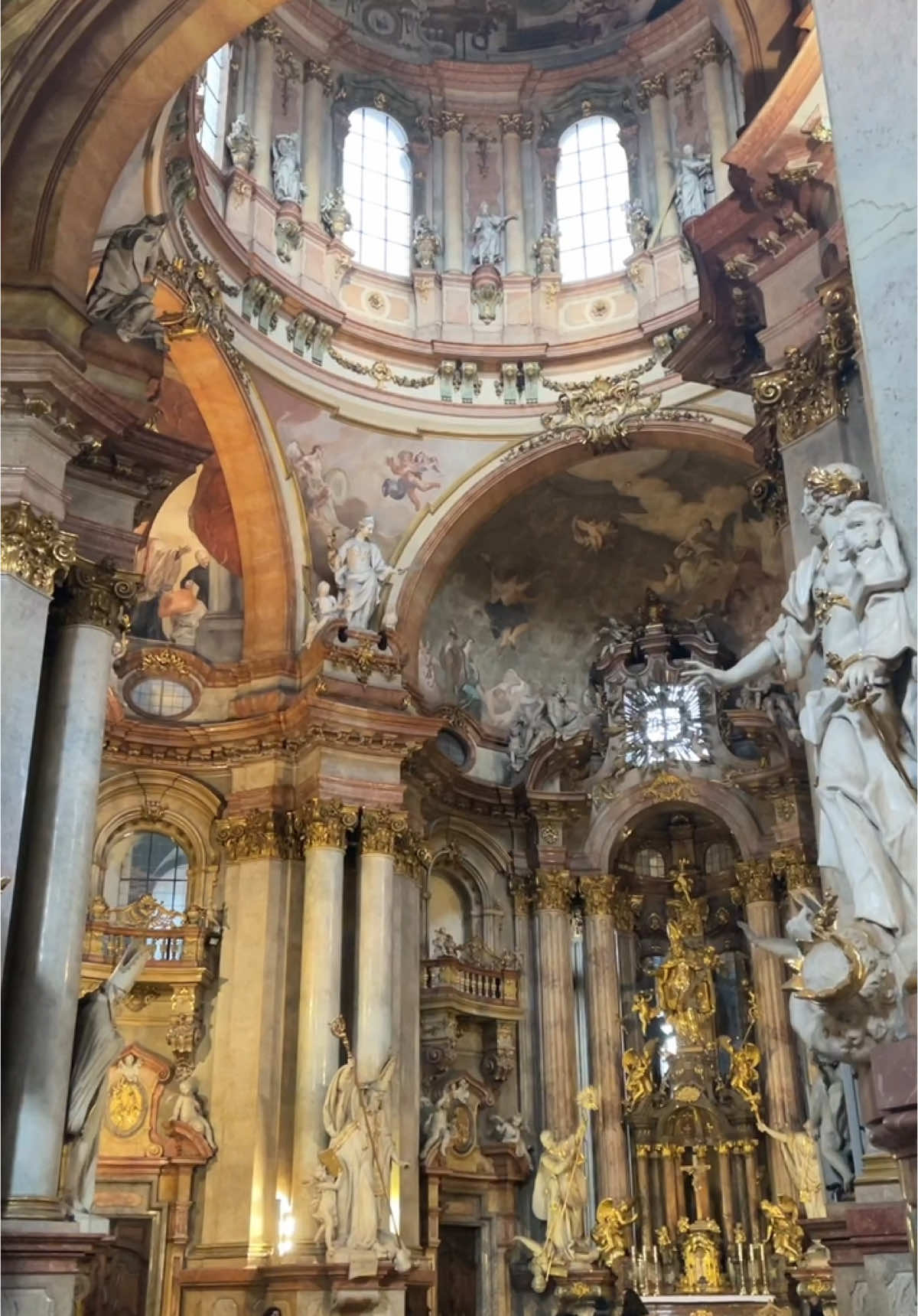 📍St. Nicholas #cathedral #prague #czech 