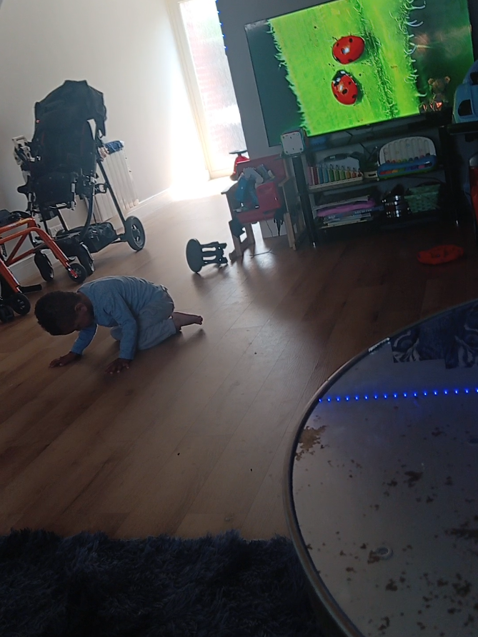 Break dancer #fyp #sendparents #senparentsoftiktok #senmum #medicalmum #ventilated #chronicillnessawareness #warriors #❤️ 