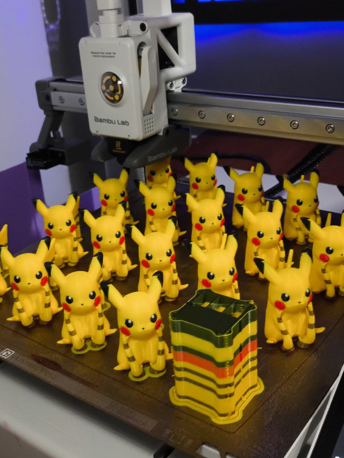 resultado de esta bandeja de impresión de mini pikachus✨ impresora 3D:Bambulab A1 modelo por: Entroisdimensions_figurine filamentos:@krear3d_peru #bambulab #bambulabA1 #impresion3d #3dprinting #pikachu #pokemon