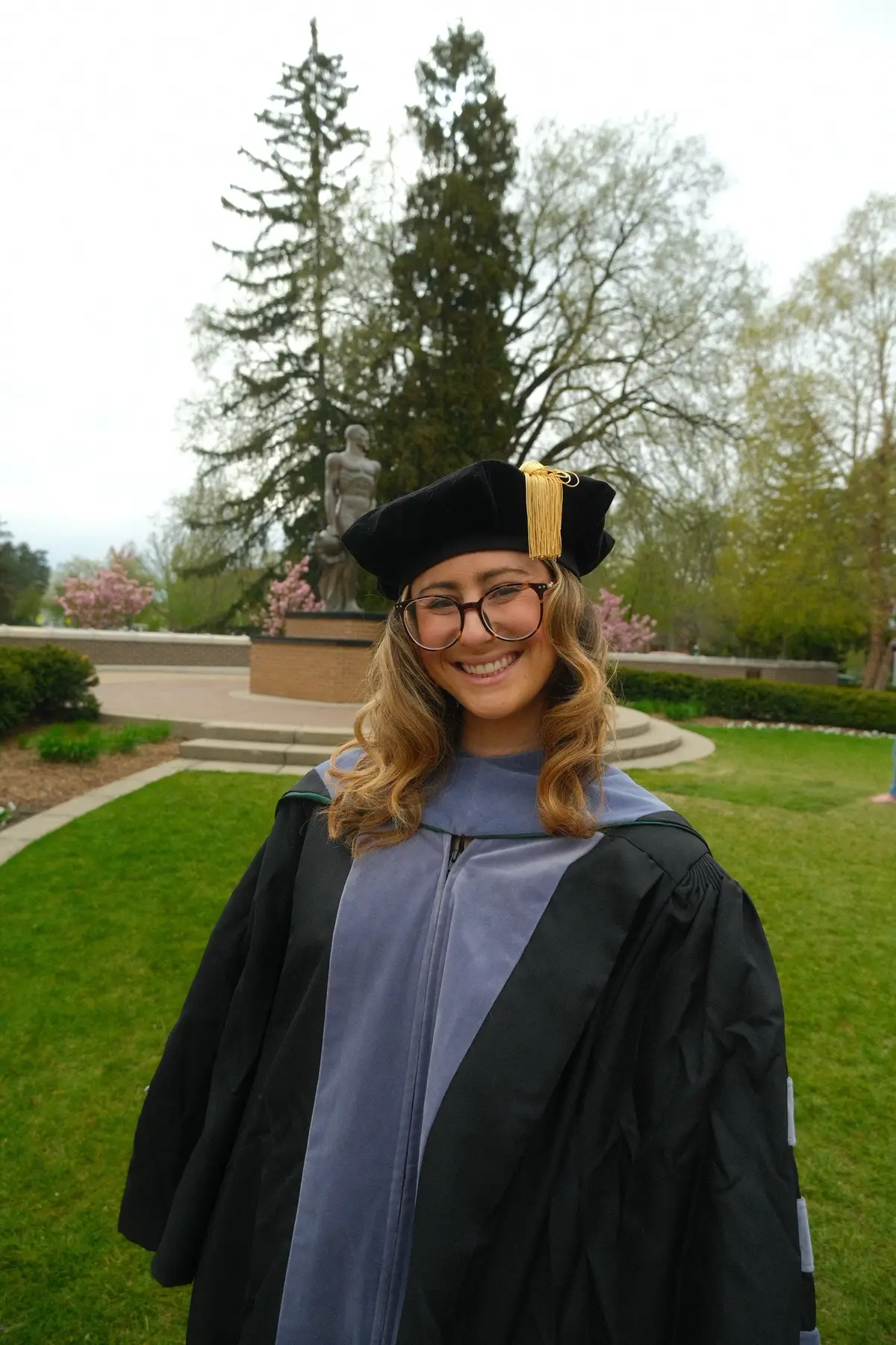 She’s a doctor everyone 🐾 #VeterinaryMedicine #doctorofveterinarymedicine #vet #gradschool #firstgeneration 