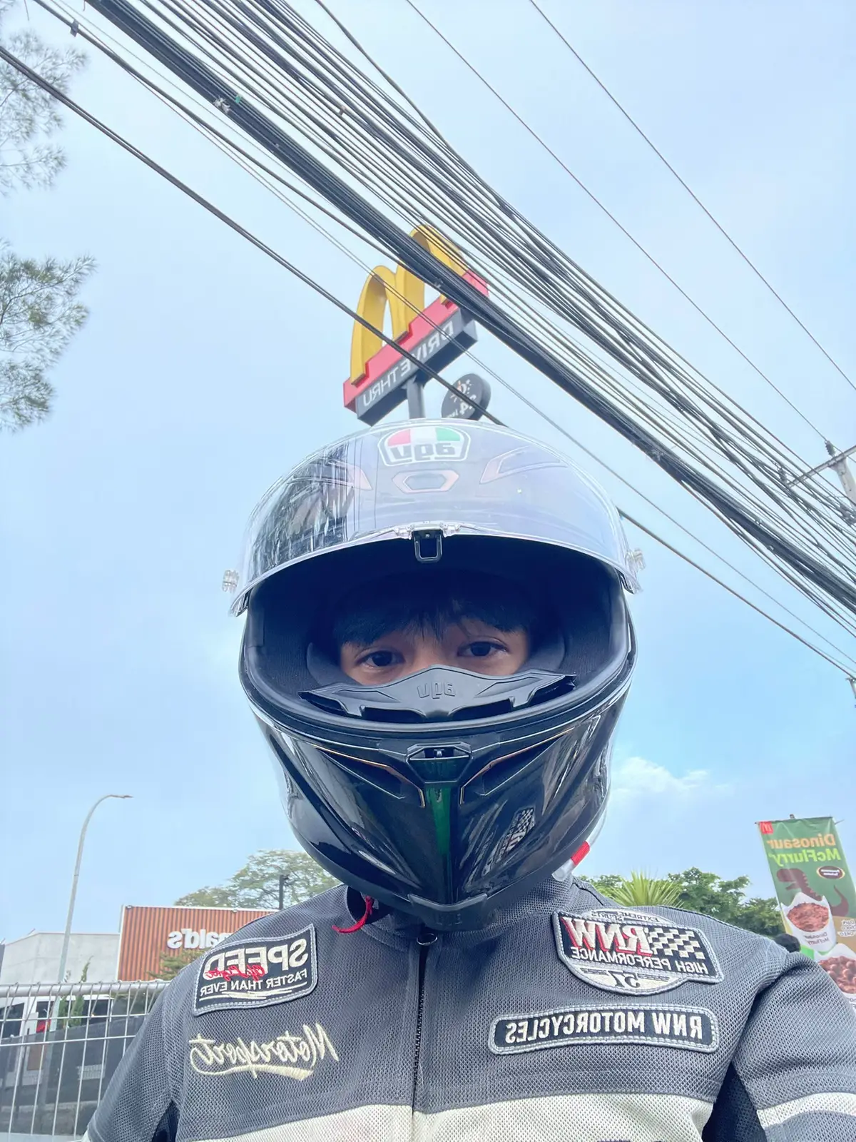 helm nambah ketampanan 