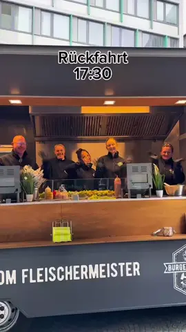 Hier mal ein kleiner Vlog von der Einweihung der neuen GWH Geschäftsstelle in Kassel - wir waren für das Catering mit richtig geilen Burgern und einige Mietmöbel verantwortlich 🫠