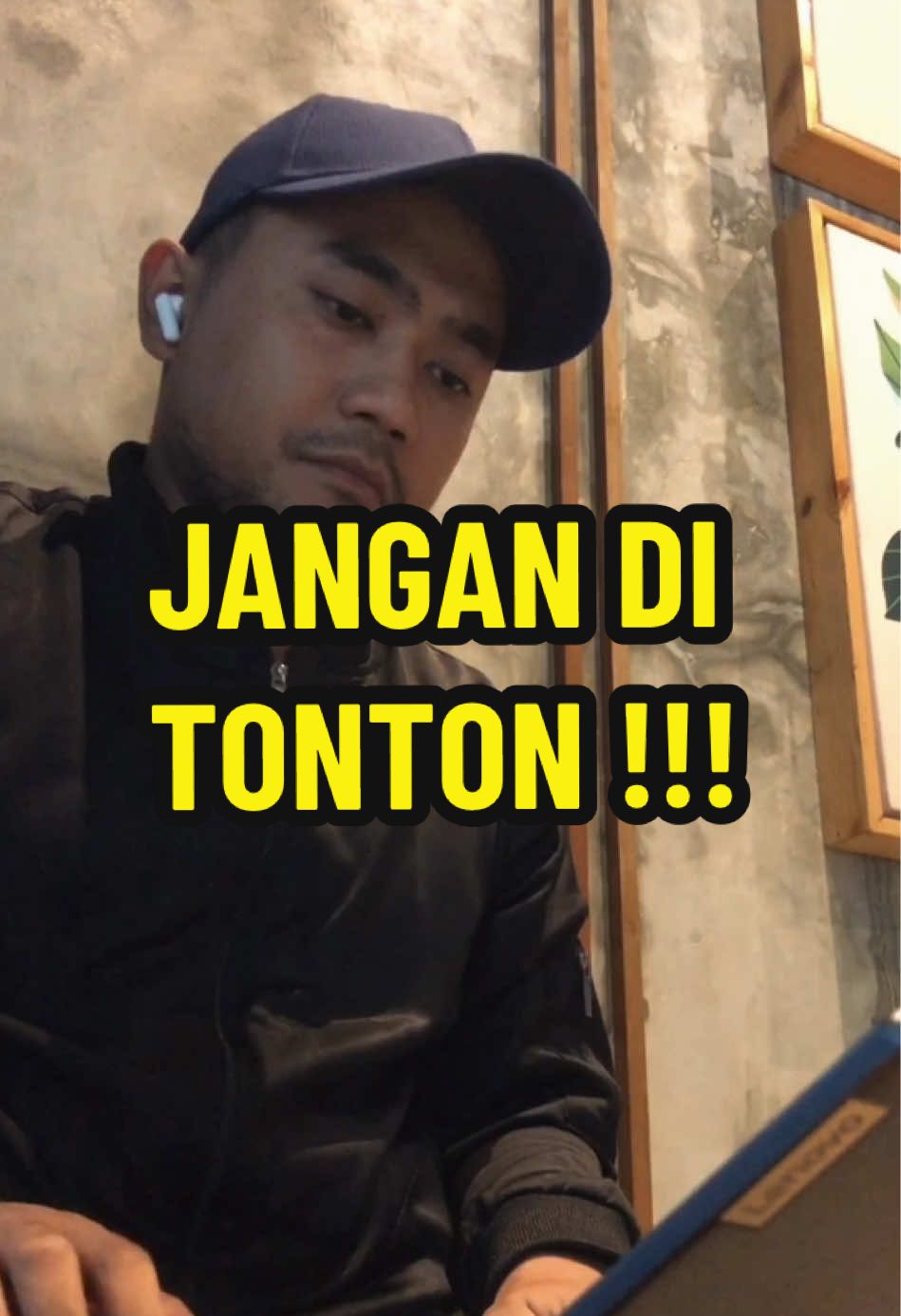 Gua percaya kalo bahu lu gak selemah itu, bahu lu kuat kok brother. #fyp #fypage #quotesoftheday #foryou #foryourpages #foryoupage #fypシ゚ @Perunggu #perunggu #fypシ゚viral #fyppppppppppppppppppppppp 