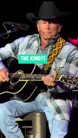 Ladies and gentlemen, the king of country music, George Strait! “I’m Here For a Good Time” ##georgestrait##countrymusic##foryoupage##concert##lincolnfinancialfield##philly