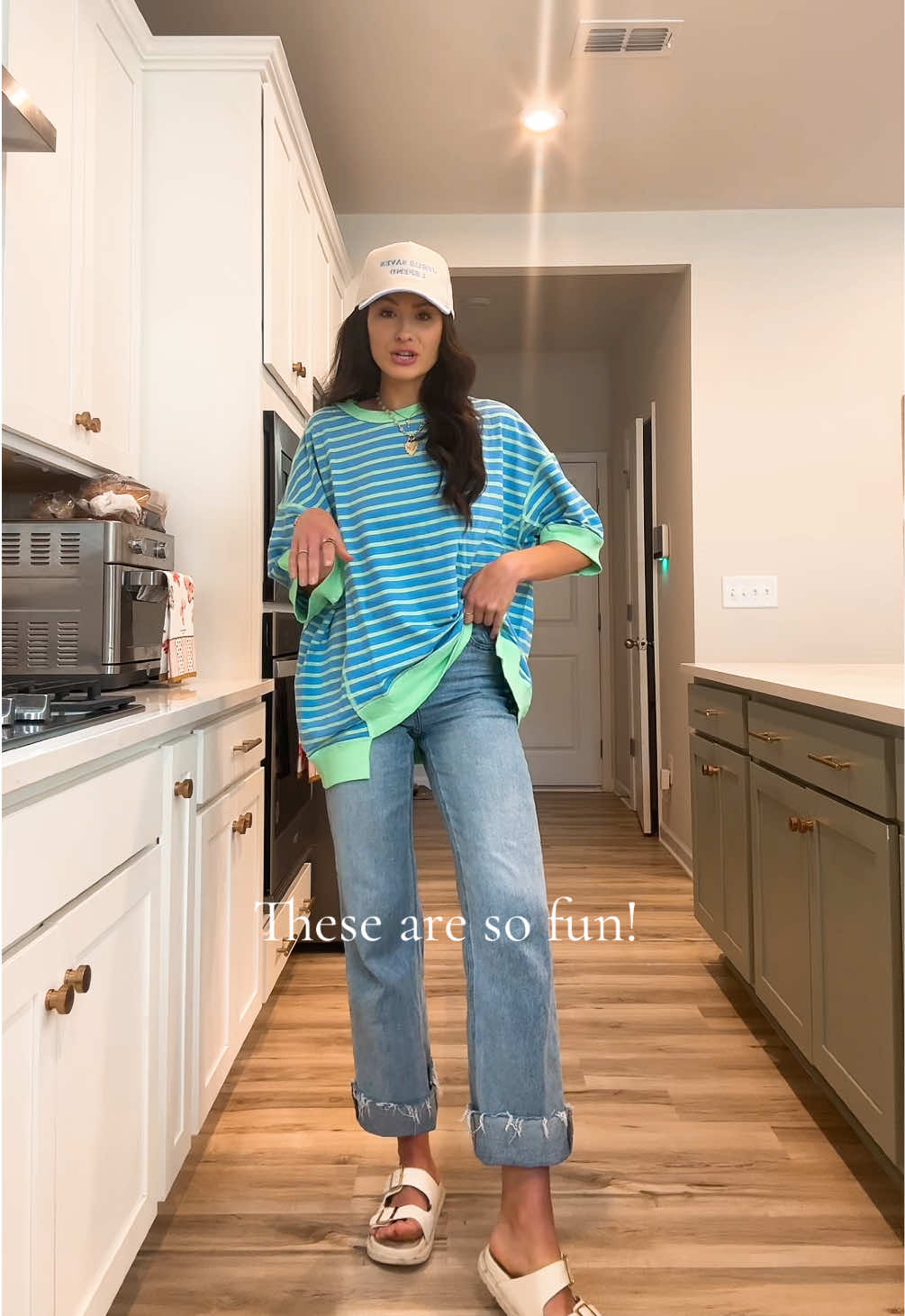 The color options and that it’s oversized 😍 love this one!  #comfy #casual #outfit #Summer #outfits #comfyoutfits #casualoutfits #loungewear #oversizedshirt #outfitinspo 