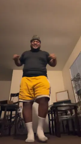 The best way for a fat boy to knock some good pushups 💪🏽🏋️😂🤣🍿#see25do25 #see25do25 push up challenge gone wrong lls 🤣😂 #viralvideo #epic #fyp #foryoupage #maryland #2025 #gta #funny #funnyvideo 