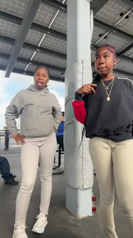 we fucked up but 🤣🤣#la #dance #fyppppppppppppppppppppppp #fypシ #hmg #school #vira #cayleeandariah #blowthisup #xyzbca #viralvideo #dancechallenge #sisters #dcus 