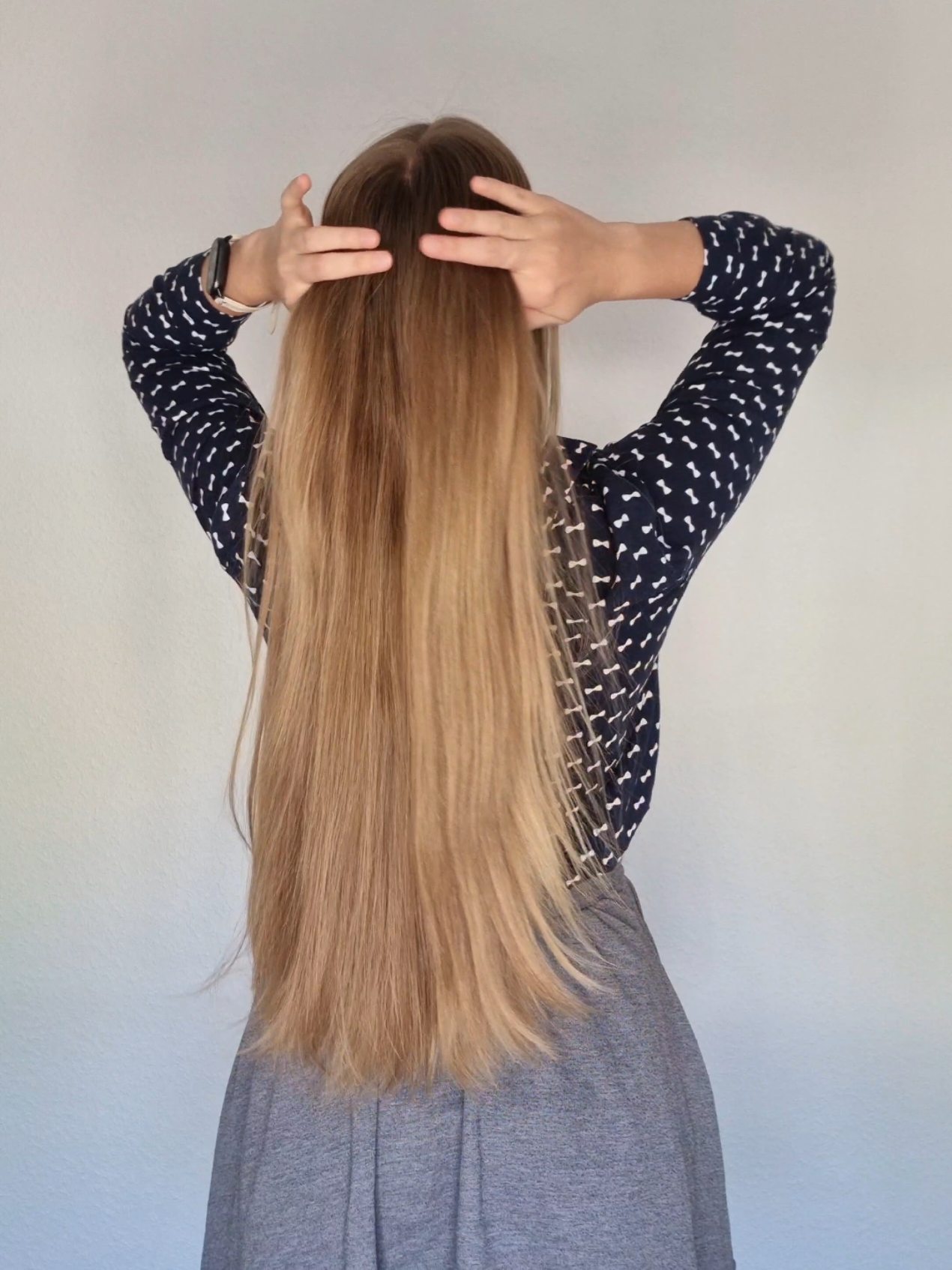 A beautiful and stylish ponytail with a fresh twist — the perfect everyday hairstyle! Quick and easy to create in just a few minutes, it adds a touch of elegance and neatness to your look, whether you're heading to school, work, or a casual outing. Simple to style yet striking in appearance, it highlights your natural beauty effortlessly. #everydayhairstyle #stylishponytail #quickhairstyle #easyhairstyle #hairinspo
