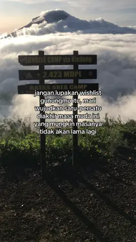 #pendakigunung #pendakiindonesia #explorer #storypendakigunung #gunungindonesia #wonderfullindonesia 
