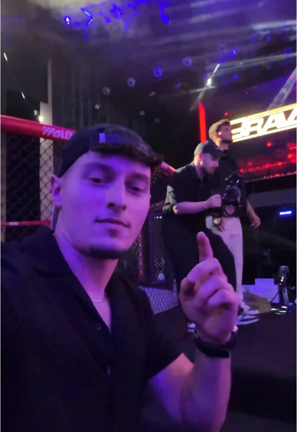 He really cooked with this @Nikolai Savic  #bravecf #mma #transition #china 