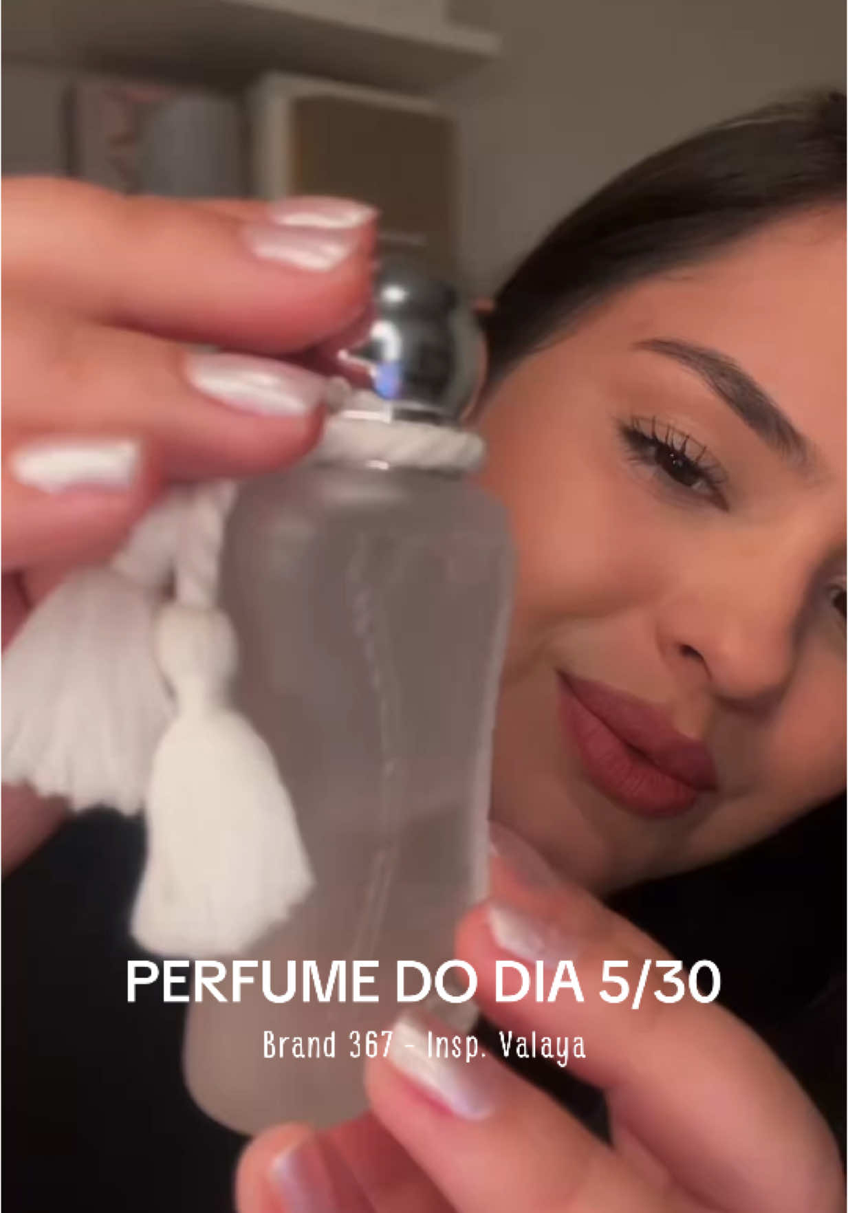 Recebo Pai amém 🙏🏼🤭✨ Gente ele é incrível! Perfeito pra quem gosta de perfume cítrico, fresh e presente. #perfumedodia #perfumetiktok #dicadodia #perfumes #cheirosa #fyp #resenhadeperfume #valaya 