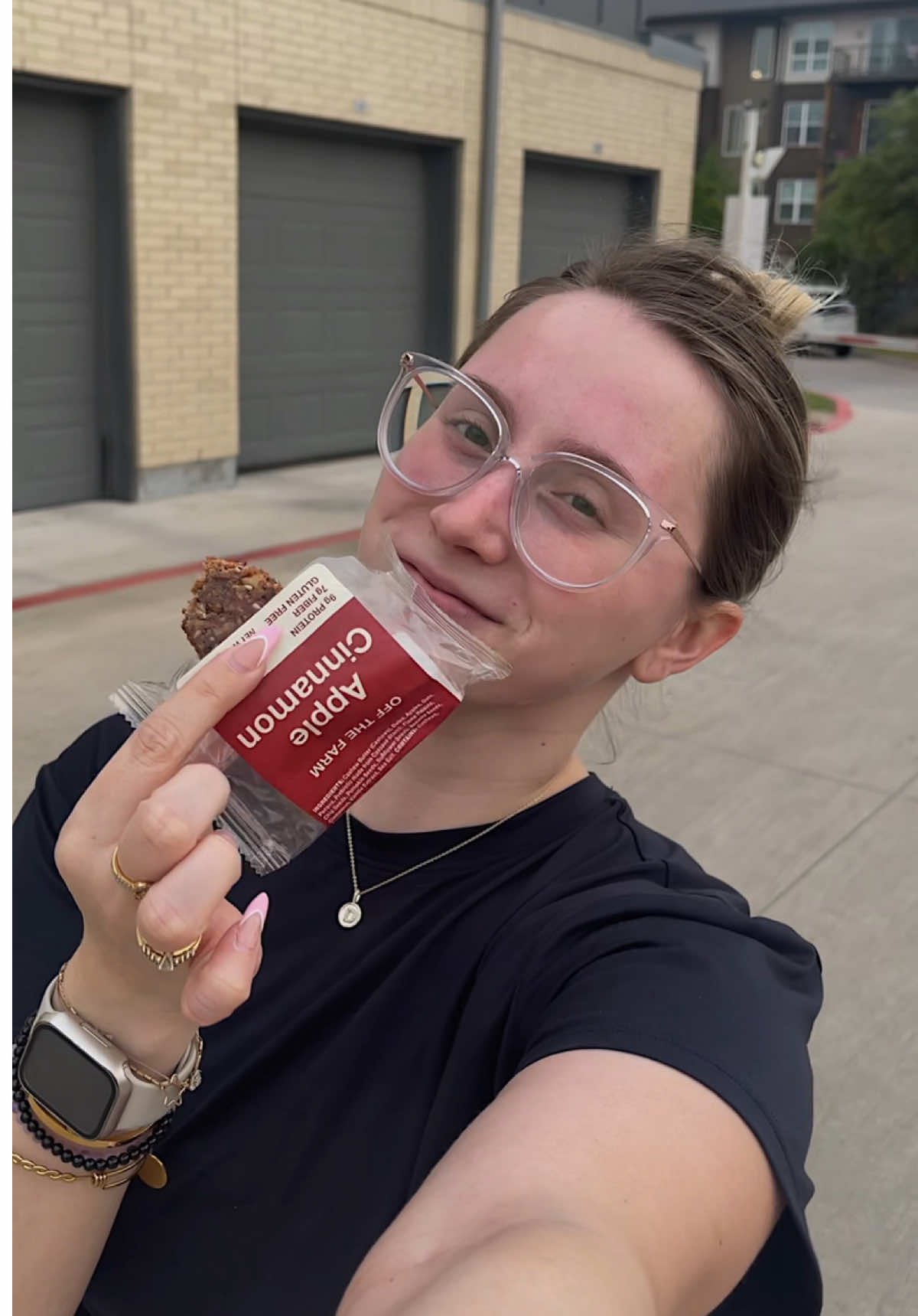 I never leave home without my @offthefarmbars. They literally come with me everywhere. Whether I’m walking our dog, cheering on my hubby at his basketball games, or packing for a flight, these are my go-to snack! Perfect for grabbing on the way out the door without compromising on nutrition. They’re handmade in small batches, and you can actually see real ingredients in every bar. There’s no weird additives & no unnecessary chemicals, just clean & nourishing fuel. They taste amazing and the texture is perfect! And, as someone who has been trying to eat less gluten, I love that they’re all gluten free and I don’t have to worry.  Use code “DARIAN10” for 10% off your order and let me know which flavor you like best!! #offthefarmbars #proteinbars #cleanenergy #glutenfree #glutenfreesnack #partnership #offthefarm 
