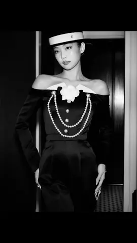 JENNIE