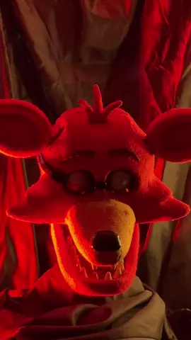 🚶🏻‍♂️#pirate #fox #robot #animatronic #arduino #animatronic #arduinoproject #fyp #fnafedit #scary #fnaf #fnaf2movie #fnafmovie #viral #foxy #haunted #foryoupage #foxyanimatronic #robots #electronics #kwai #realboy 