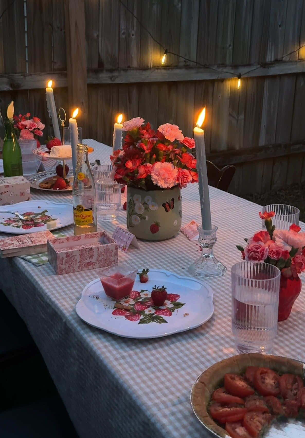 The best dinner party idea by the best host @Em Wald 🍓✨ #girls #dinnerparty #hosting #spring #springtime #gardenparty #dinnerpartyideas #vibes 
