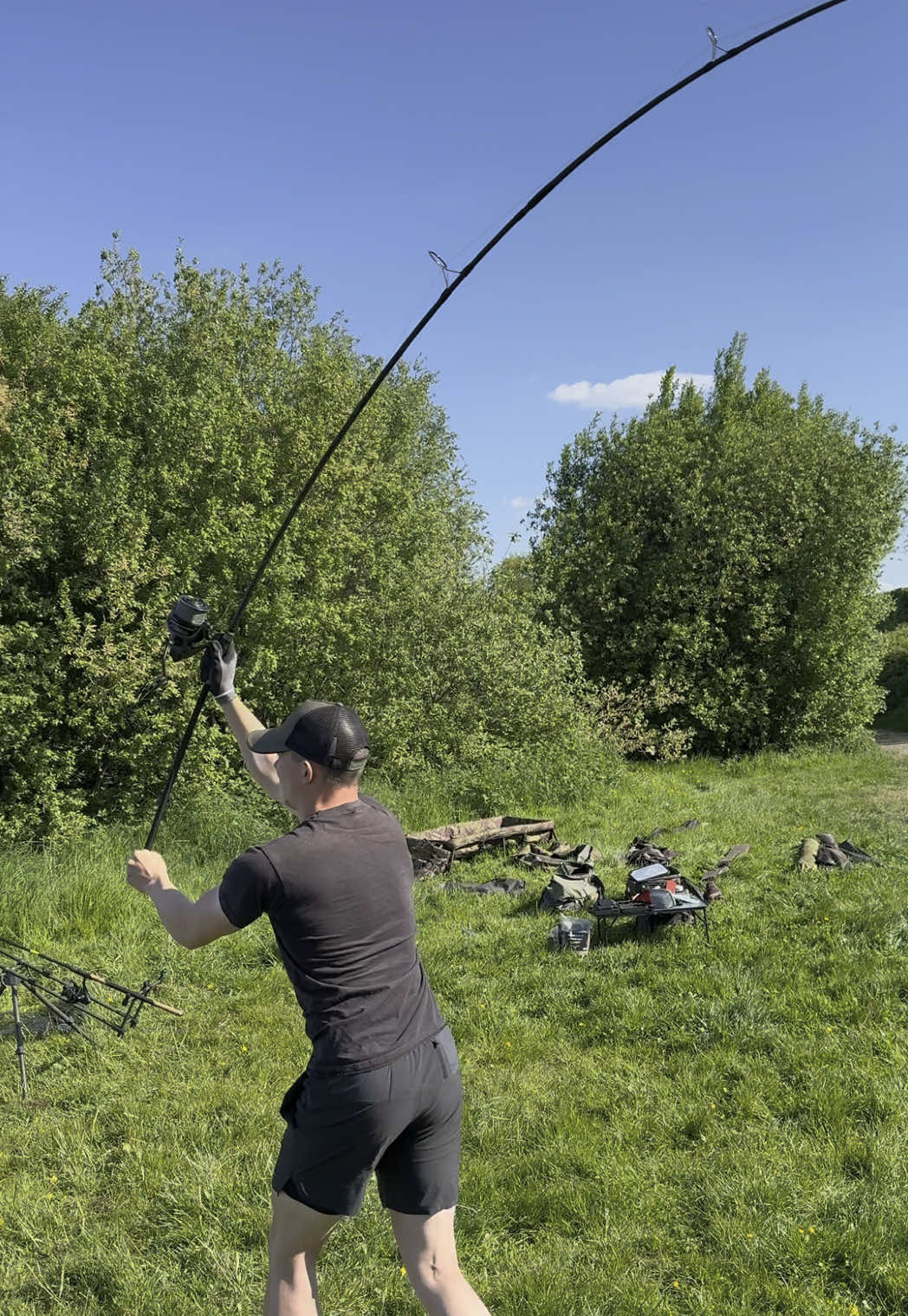 Lancer propre, gros matos… mais jusqu’où est parti mon plomb ? À ton avis, combien de mètres ? Réponds en commentaire !                    ##c#carpfishingc#carpep#pechecarpec#carpfishinglifec#castingcarpc#carpepassions#shimanou#ultegra14000xtct#tx4b#bigcastl#longcastf#fypp#pourtoif#foryoupaget#tiktokfishing#Cleanast, serious gear… but how far did that lead fly? Drop your guess in the comments!