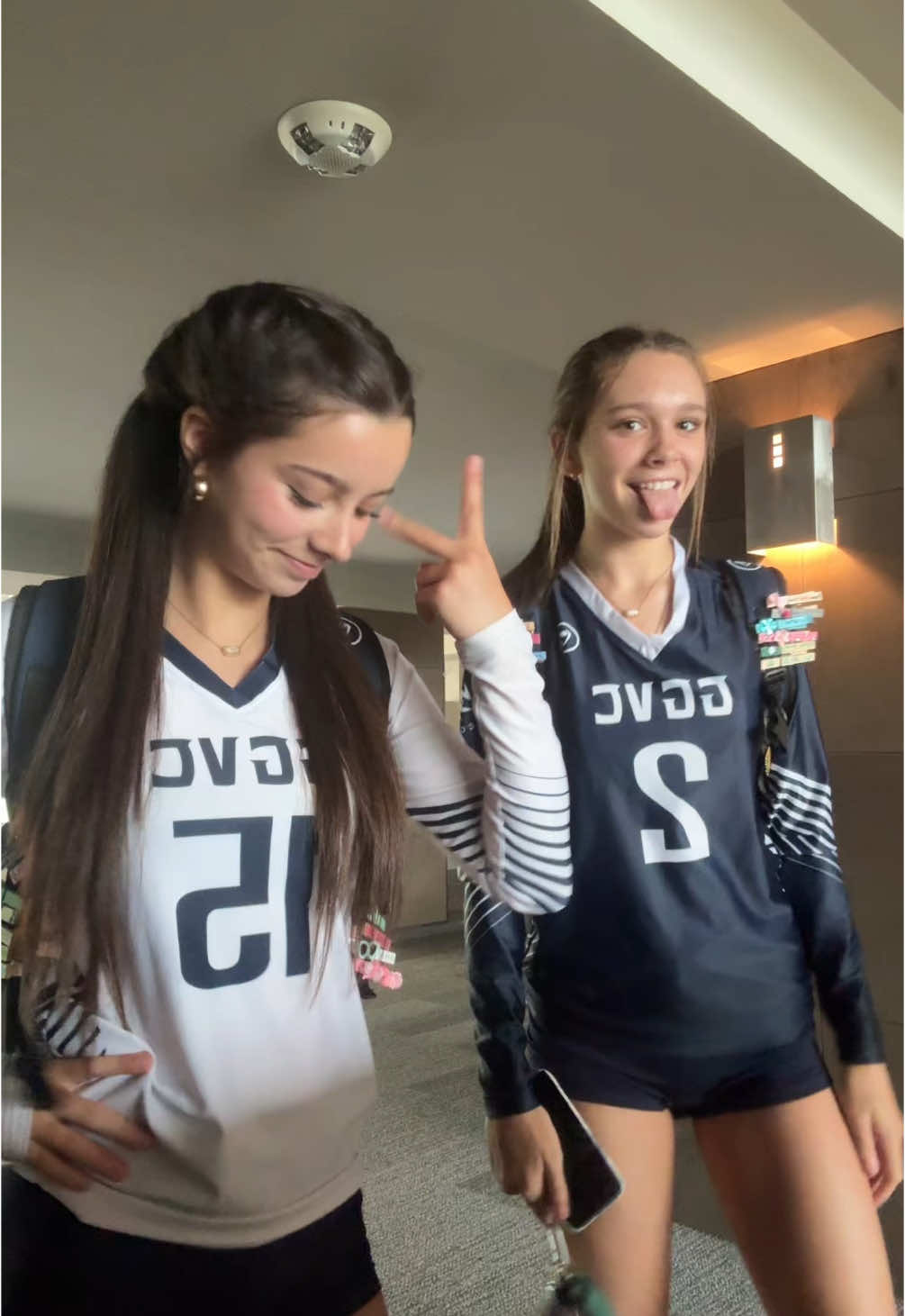 we’re twins @Kate  #fyp #makemeviral #foryoupage #volleyball #volleyballgirls 