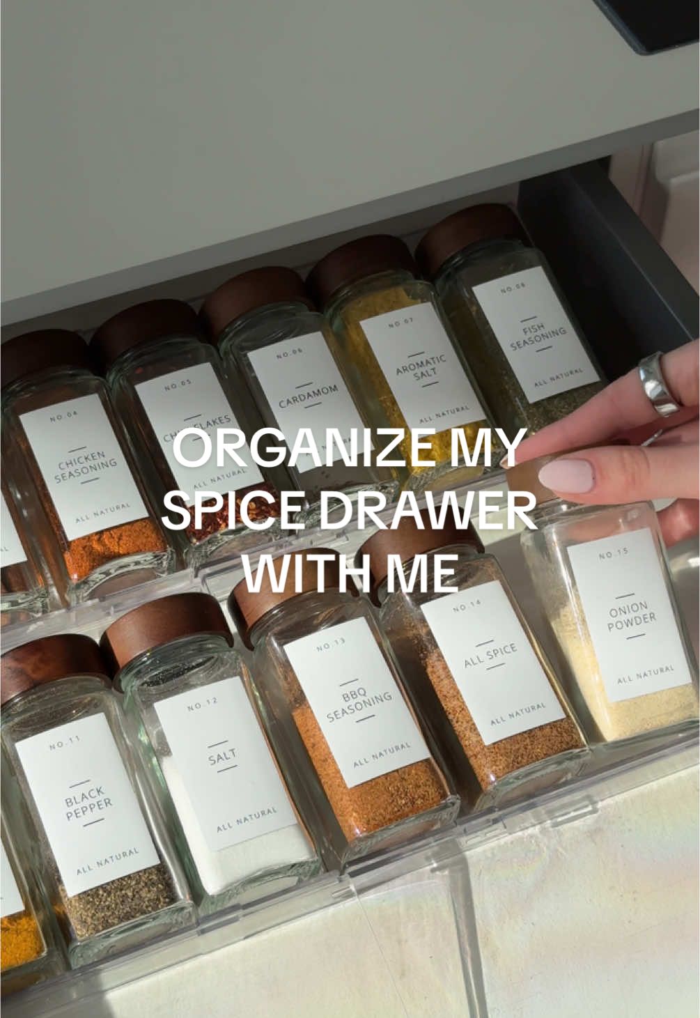 organize my spice drawer with me 🎀🧂🧄🌶️✨, anyone else obsessed with organizing?! it’s so therapeutic 💆🏼‍♀️ *The spice jars and labels were kindly gifted by the amazing @NQLabels.se 🩷 I absolutely love that the labels are personalized and can be made in any language 🫶🏼 If you’re in Europe, I genuinely recommend checking them out!!! #CleanTok #organizingtiktok #organizedhome #spicedrawer #kitchenorganization #cleanhome #cleaningmotivation #organizewithme #asmrsounds #girltherapy 