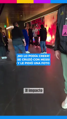 ¿Que harías si te encontrás con Messi? ⚽️ Este fan se acercó al jugador para pedirle una foto y esto fue lo que pasó 👈🏻 #messi #lionelmessi #fan #inter #intermiami #leomessi 