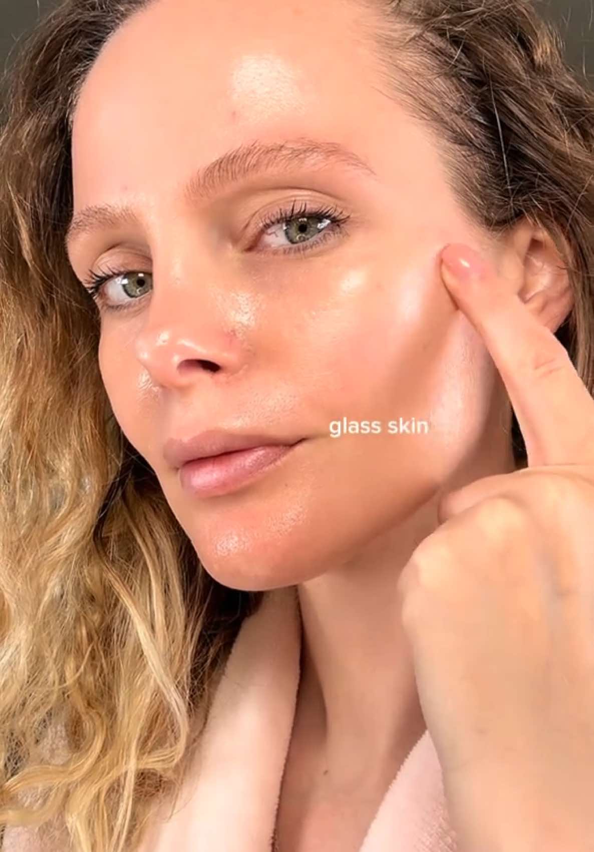 Clear pores, calm skin! Loving the Dr. Althea Green Relief Amino Gel Cleanser for that fresh, balanced glow. #DrAlthea #GreenReliefCleanser #AminoAcidCleanser #PoreMinimizer #KBeauty #KoreanSkincare #GlowSkin #CleanserLove #SkincareRoutine #SkinGoals #GlassSkin #SensitiveSkinCare #CrueltyFreeBeauty #CleanBeauty #HydratingCleanser #skincareaddict @dr.althea_official 