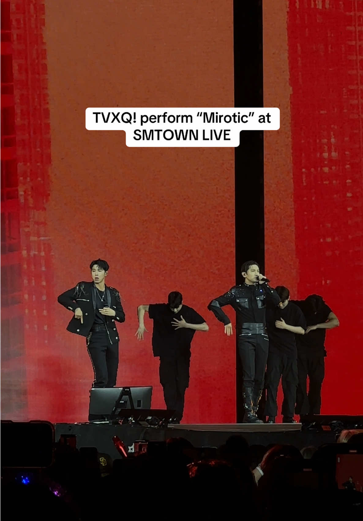 @TVXQ! perform “Mirotic” at SMTOWN LIVE in LA #tvxq #mirotic #kpop #smtown #smtownlive
