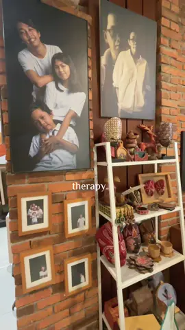 Therapy 🍃  #slowlive #therapy #bogor #bogorplacetogo #pottery #imahkeramikbogor #batik 