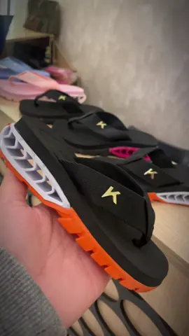 você também ama ver o seu filho (a) super estiloso(a)?? então esses modelos de kenner infantil são para ele(a) !!! 🥰 Entre em contato com a nossa loja para já garantir o seu! Então🩴❤️