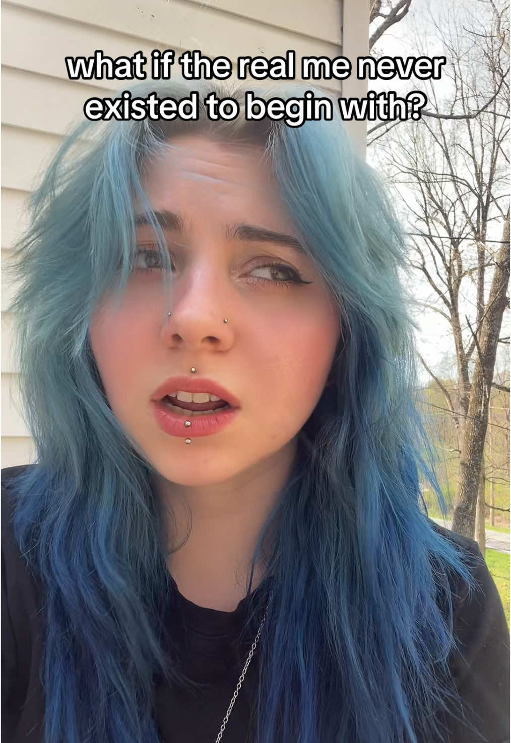Idk who she is • #imposter #impostor #impostersyndrome #whoami #relatable #fyp #emocore #existentialcrisis 