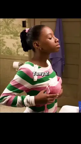 🎬 Everybody Hates Chris (2005–2009) A hilarious and heartfelt sitcom based on comedian Chris Rock’s teenage years, Everybody Hates Chris takes us through the awkward, funny, and sometimes painful moments of growing up. Set in the 1980s, the show follows Chris, played by Tyler James Williams, as he navigates high school, family life, and the challenges of being a smart, witty black teenager in a predominantly white neighborhood. With sharp humor, unforgettable characters, and Chris Rock’s iconic narration, this classic series is a must-watch for fans of coming-of-age comedy. For more nostalgic comedies & memorable TV moments 🍿 follow 👉 @themoviecate ✨ #EverybodyHatesChris #ChrisRock #80sComedy #ComingOfAge #FamilySitcom #TylerJamesWilliams #IconicTV #MustWatch #ThrowbackSeries #ComedyGold #TVRecommendation #Whattowatch
