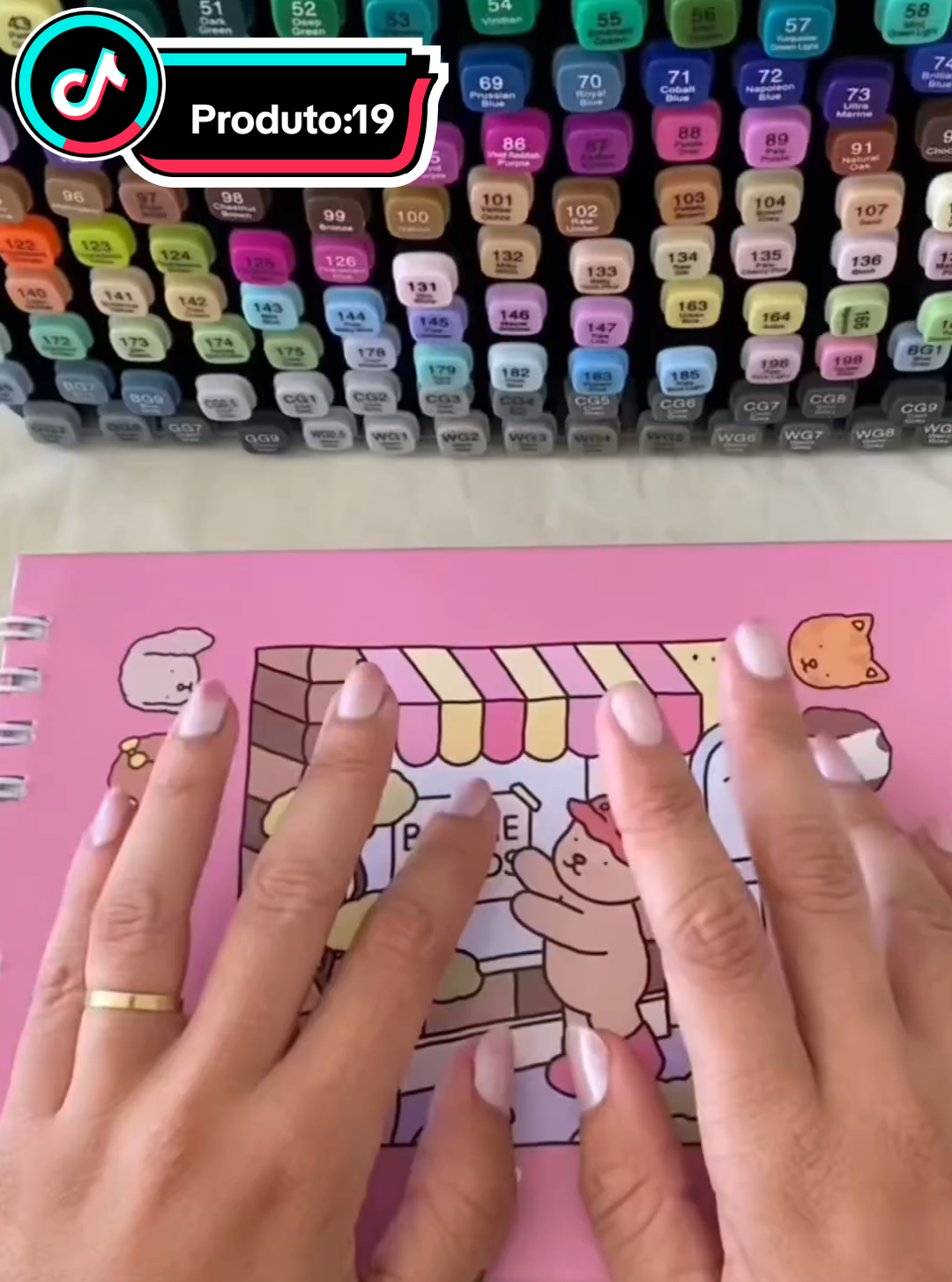 Criatividade sem limites! Kit completo com livro de colorir capa dura (50 páginas) + canetinhas marca-texto (36, 48, 60 ou 80 cores)! Perfeito para relaxar, soltar a imaginação ou presentear. 🎨 Comente 