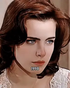 O tempo só consegue favorecer a beleza dela... #anapaulaarosio #hildafuracao #fyy #foryoupage #foryou #90s #trendingvideo 