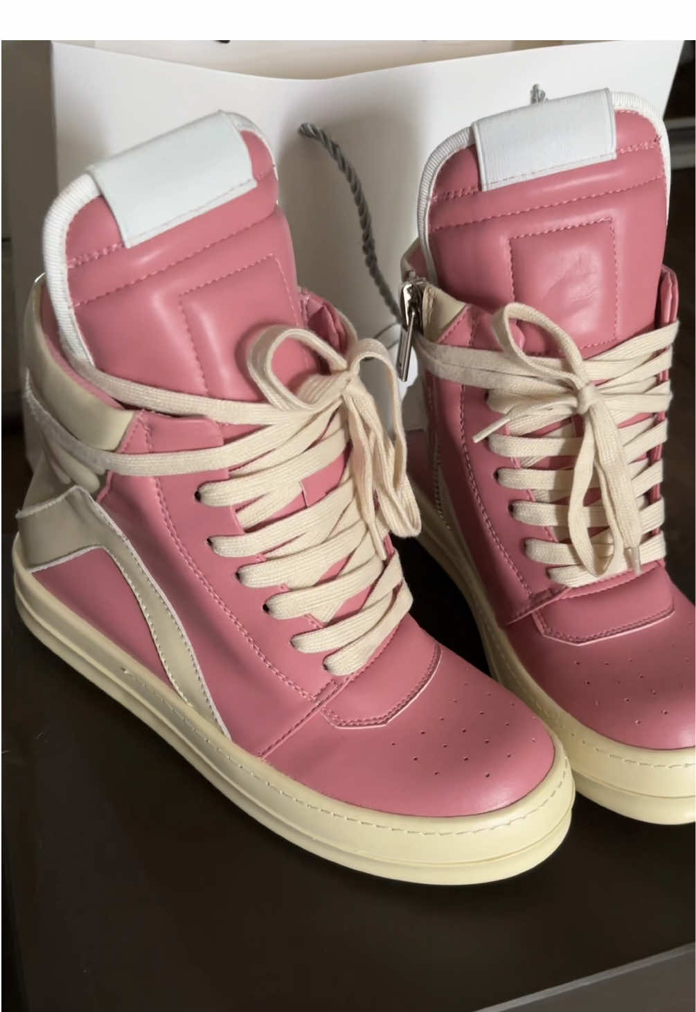 thx baddie @dianayu871i 😛 pink geobaskets 🤯🤯#rickowens #geobasket #zendaya #fart #unboxing #agent 