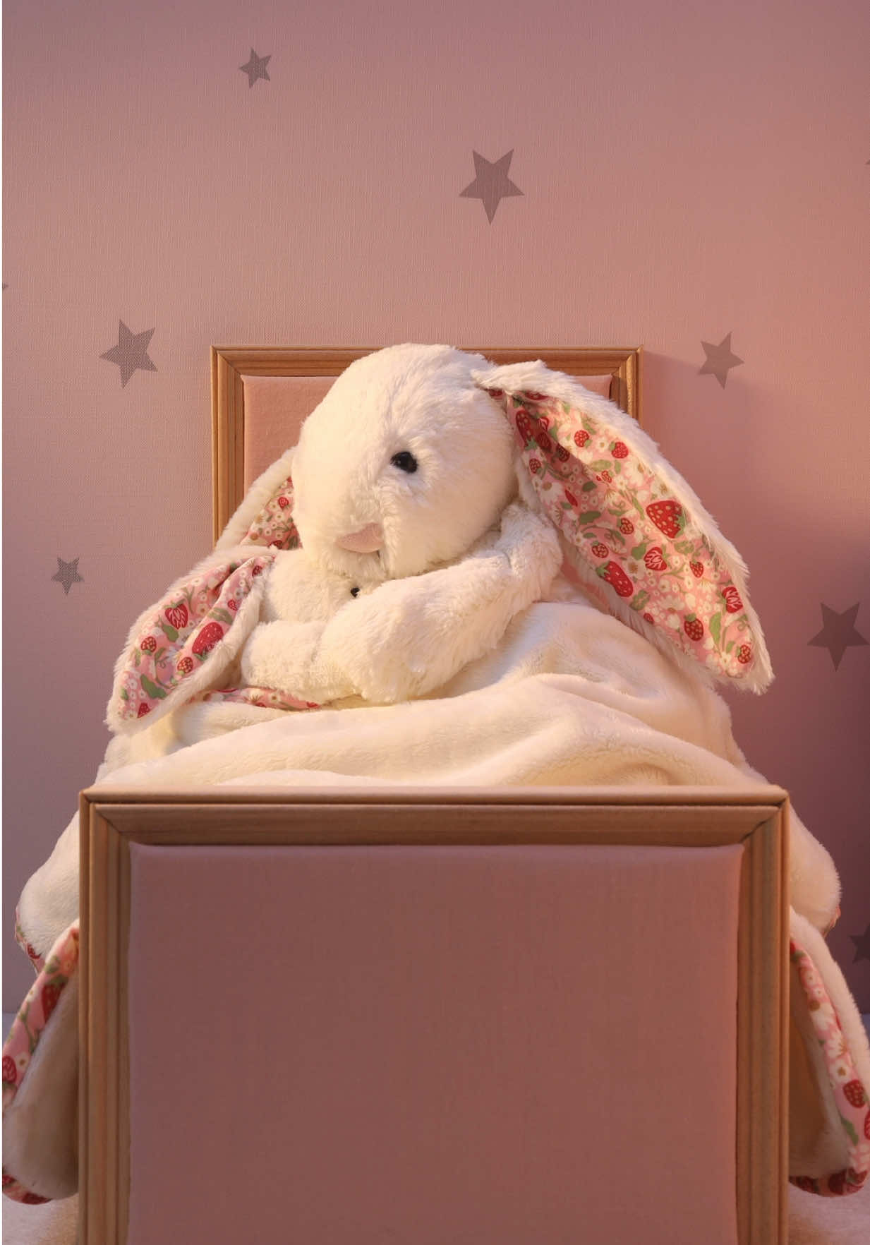Happy Mother’s Day! ❤️ always feel warm and safe when you are around 🌕 #jellycat #plushies #stopmotion #mothersday 