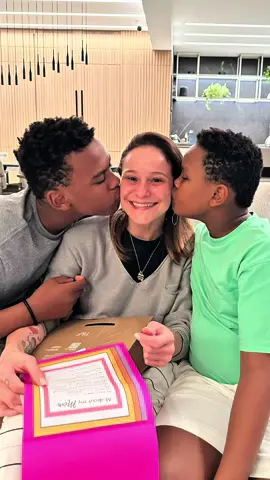 Eles compraram meus presentes com o dinheirinho deles 🥰 #adolescentes #adoção #maternidade 