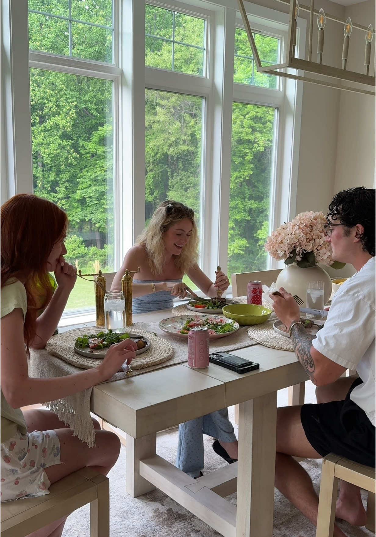 will be dreaming of these cinnamon rolls until further notice 🤭🌿🌷🫶🏼🍅 #spring #Vlog #eveningvlog #eveninginmylife #inmy20s #sister #fiance #cinnamonrolls #dinner #dogmom #catmom 