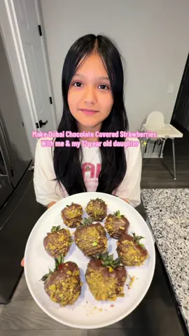 Make Dubai Chocolate Covered Strawberries with me & my 12 year old daughter ✨ #daughter #dubaichocolate #fypシ゚viral #viral #viralvideo 