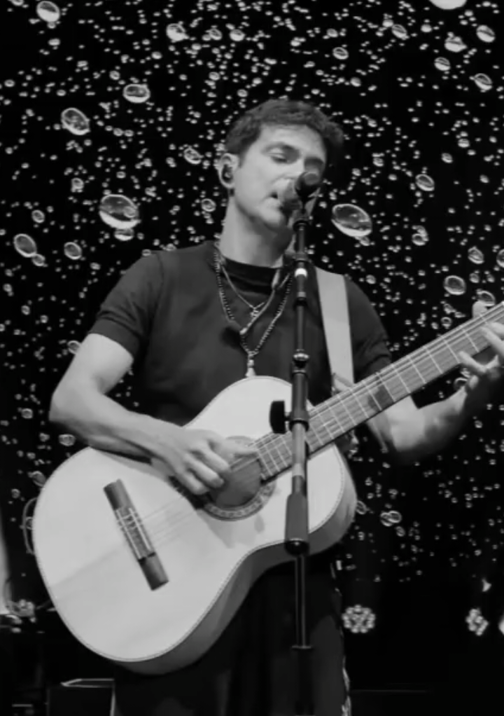 sensível demais😔 #tipografia #jorgevercillo #mpb #musicabrasileira #sensiveldemais #trechosdemusicas #foryou #foryoupage #fyp 