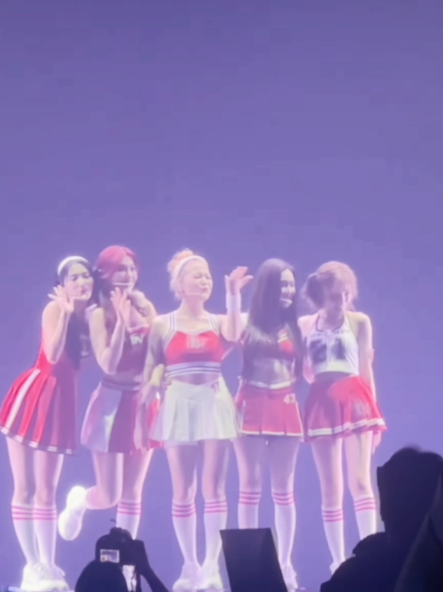 in my dreams they are always together :( #redvelvet #redvelvet_smtown #irene #seulgi #wendy #joy #yeri #kpop #fypp 
